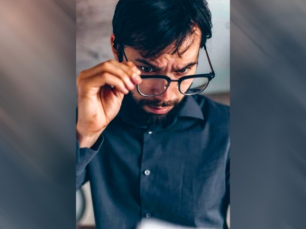 आंखों को जब पोषख तत्व नहीं मिल पाते आंखों को जब पोषख तत्व नहीं मिल पाते