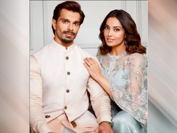 बॉलीवुड जोड़ी ने अपनी खुशी प्रशंसकों के साथ शेयर की 