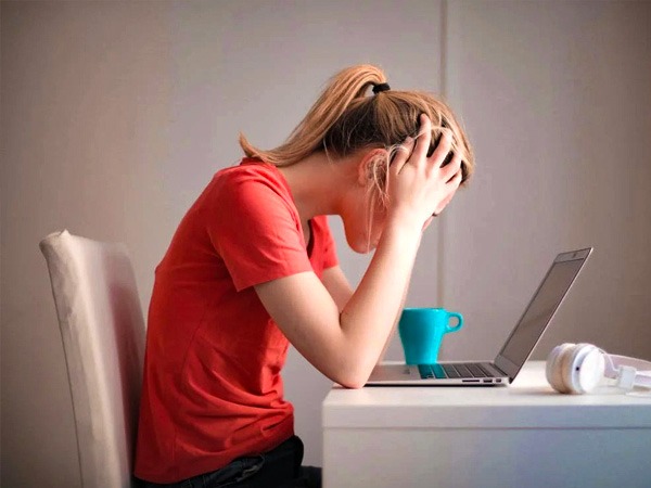 नींद की कमी स्किन को करती है ट्रिगर 