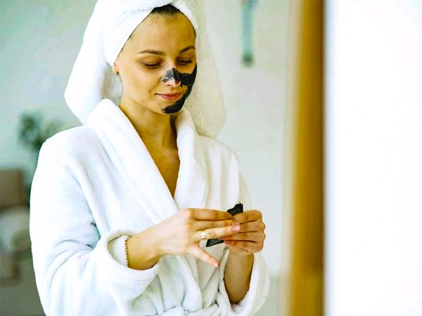 केला, शहद और दही का फेस मास्क