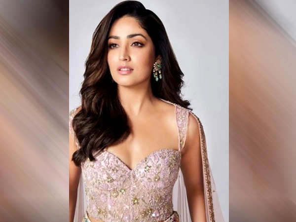 इन आसान DIY हैक्स के साथ हल्दी को अपने स्किनकेयर रूटीन में शामिल करें- इन आसान DIY हैक्स के साथ हल्दी को अपने स्किनकेयर रूटीन में शामिल करें-