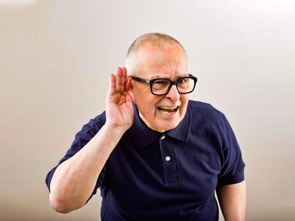 हियरिंग लॉस के लक्षण और उसकी सुरक्षा हियरिंग लॉस के लक्षण और उसकी सुरक्षा