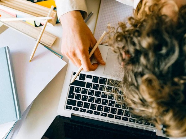 महिलाओं को वर्क प्लेस पर अपने आप को साबित करने का दबाव 