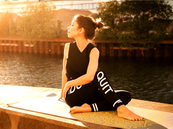 गहरी सांस लेने से तनाव कम होता है गहरी सांस लेने से तनाव कम होता है