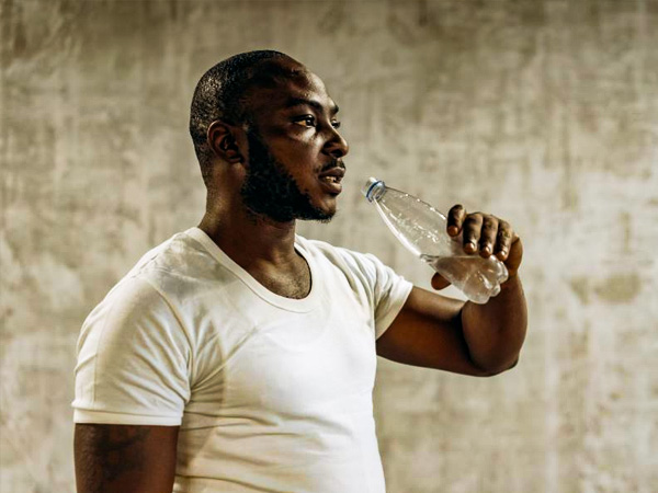 खुद को हाइड्रेटेड रखें