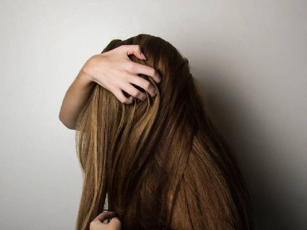 अपने बालों में हाइड्रेशन का दें बढ़ावा