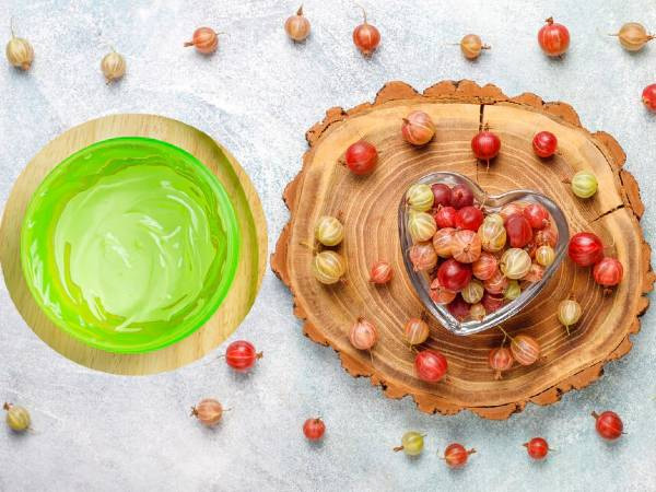 ग्लोइंग स्किन देगा आंवला और एलोवेरा का फेस पैक