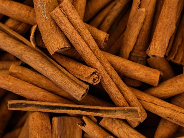 2. दालचीनी