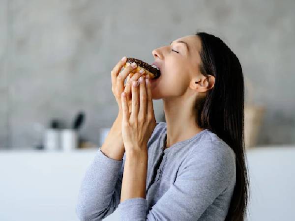 चीनी से बनी चीजों को करें इग्नोर