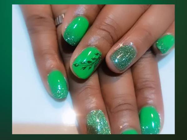 मैटेलिक ग्लिटर नेल आर्ट