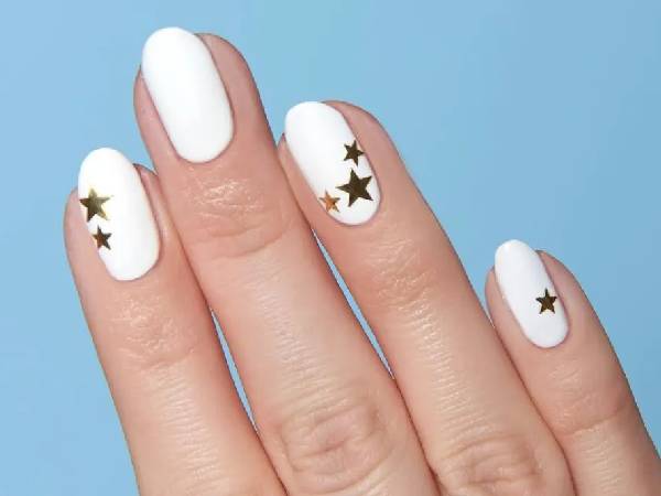 स्टार्स नेल आर्ट