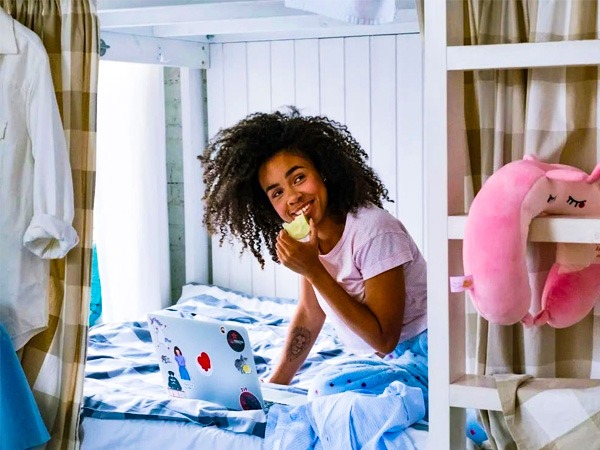 यात्रा तकिए पहनने का सही तरीका 