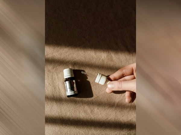 हाइलूरोनिक एसिड के लाभ यहां दिए गए हैं-