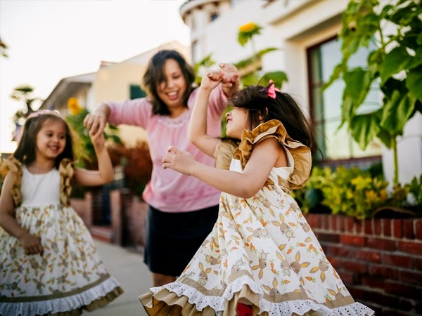 उनको काम के लिए ईनाम दें-