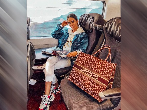 सफऱ के दौरान पैम्परिंग और ब्यूटी टिप्स फॉलो करें