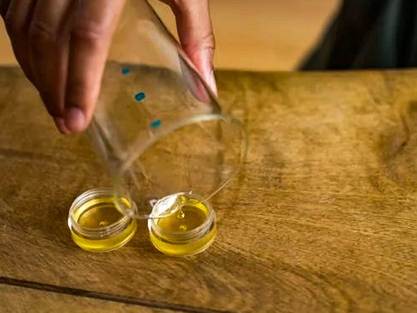 how to make lip balm at home