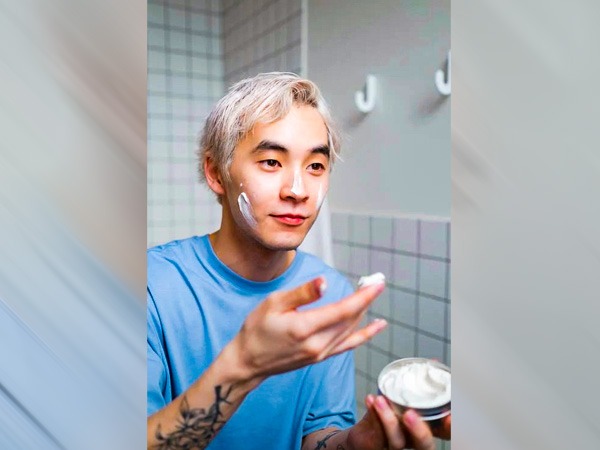 मॉइस्चराइजर ना लगाना 