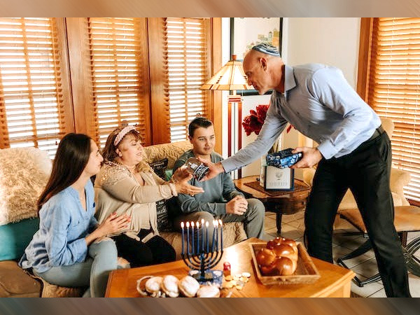 कभी-कभी ये ईसाइयों के थैंक्सगिविंग के जैसा लगता है