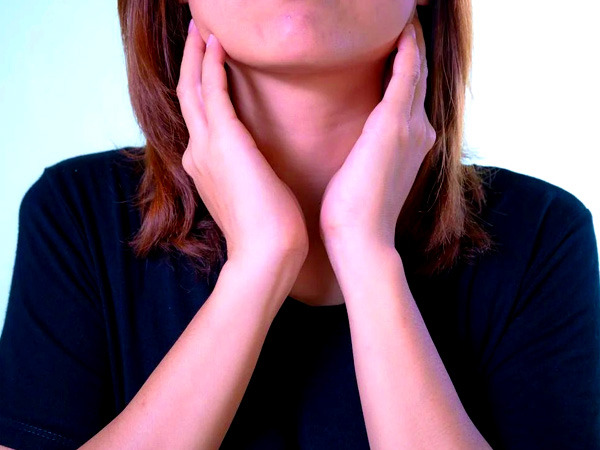 टॉन्सिल कैंसर के लक्षण