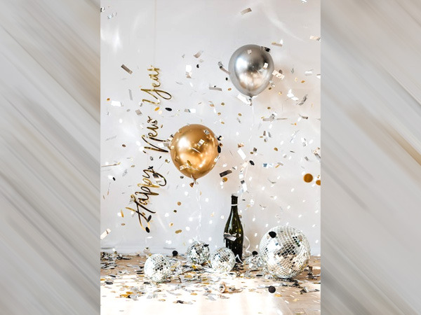 बुफे सिस्टम में डाइट के हिसाब से खाना में प्लेट में लें