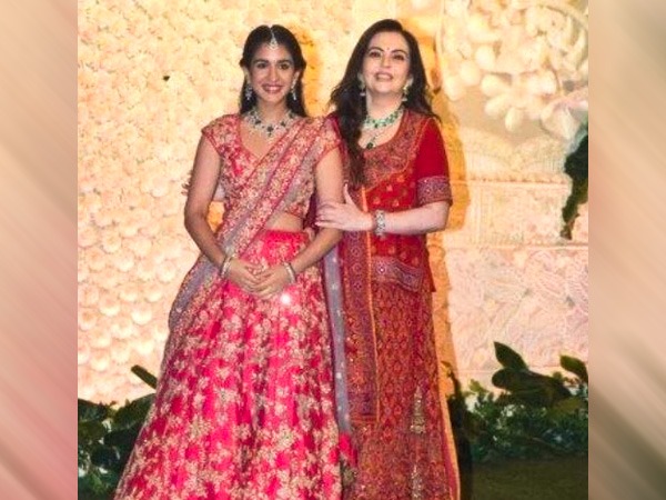 राधिका मर्चेंट की एजुकेशन क्या ?