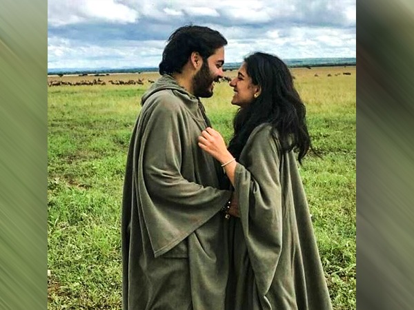 राधिका मर्चेंट किस कंपनी में निदेशक है ?