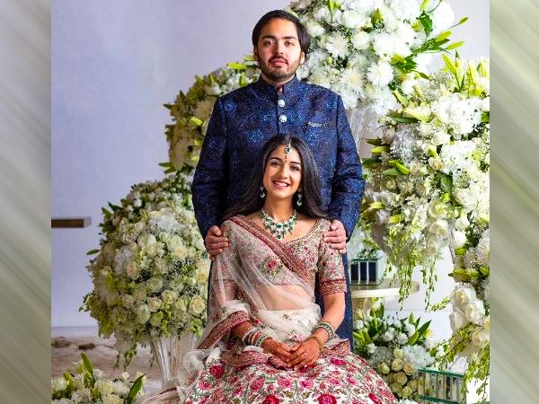 राधिका मर्चेंट किसकी बेटी है ?