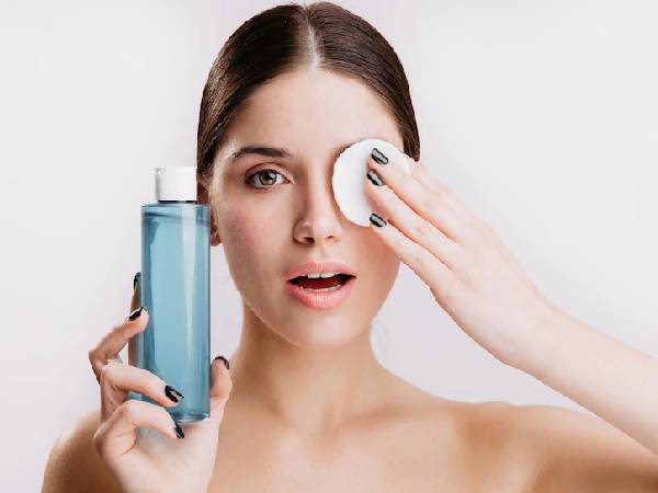 2. मेकअप रिमूवर 