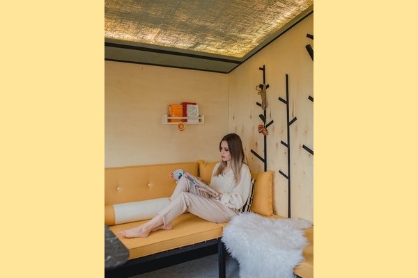 घर के अंदर ही बंद रहना