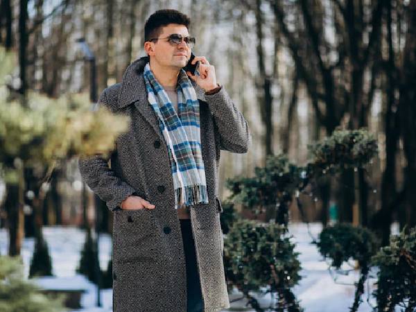 4. मफलर, कैप से लुक करें कंप्लीट