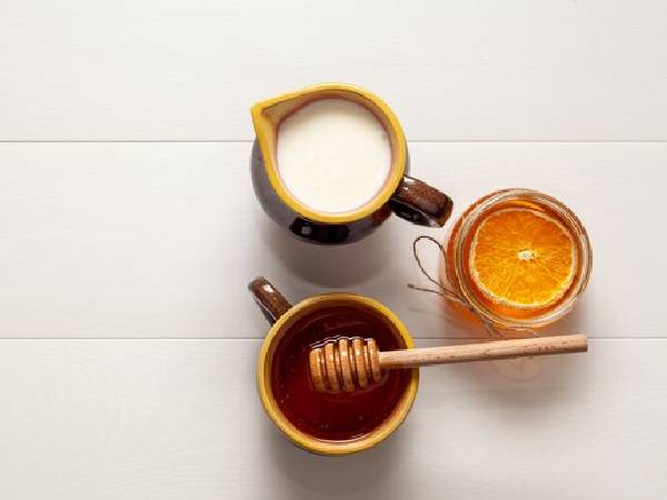 5. शहद और मलाई: 