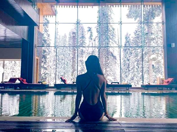 मौनी रॉय