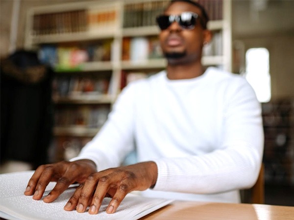 ब्लाइंड बच्चों के लिए ब्रेल में खिलौनें 