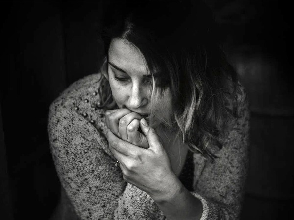 भावनात्मक अलगाव क्या है?