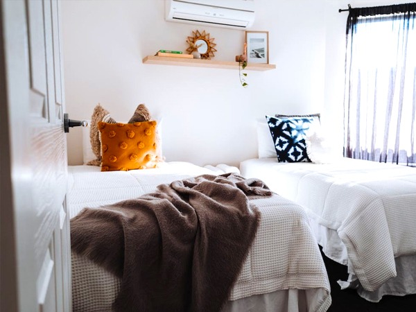 गद्दों को साफ रखने के ईजी टिप्स- 