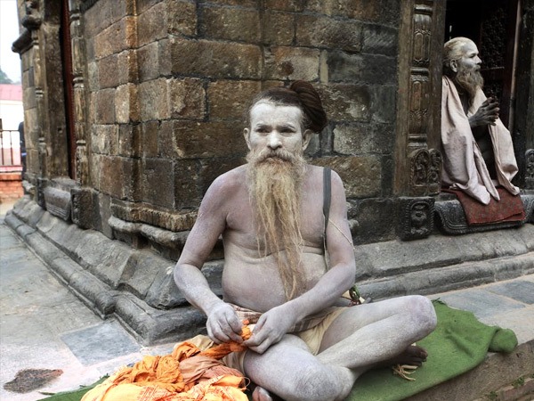 नागा साधु खुद का करते हैं पिंडदान