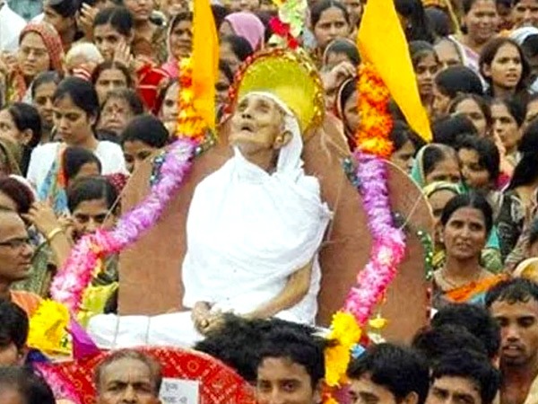 डोली में जैन मुनियों की अंतिम यात्रा क्‍यों?