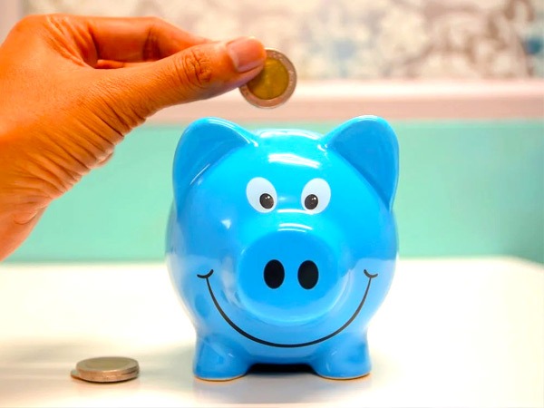 Relationship Tips: घर का बजट बनाने और चलाने के लिए प्रोत्साहित करें