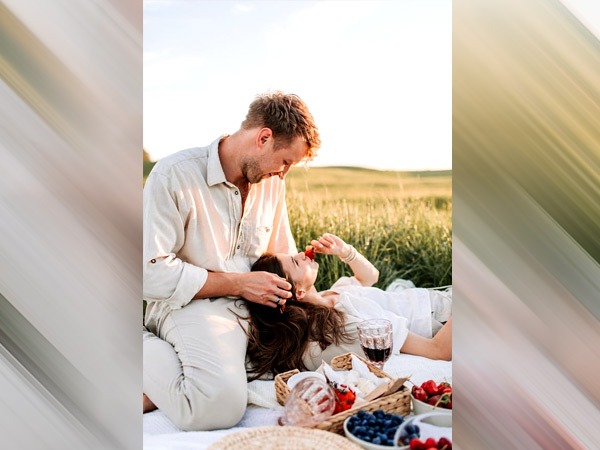 Emotional Intimacy: सच्ची तारीफ मायने रखती है-