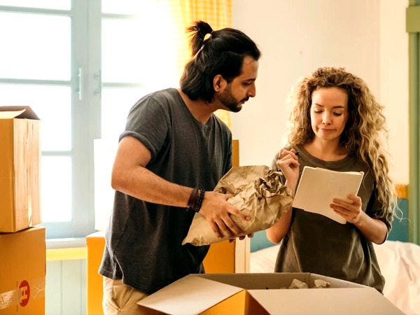 पड़ोसियों की मदद करें