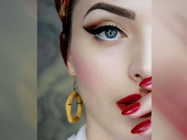 Retro Makeup Look : स्मोकी आई मेकअप