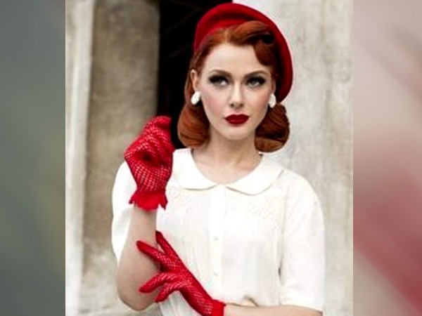 Retro Makeup Look : लाइट फाउंडेशन और कंसीलर 