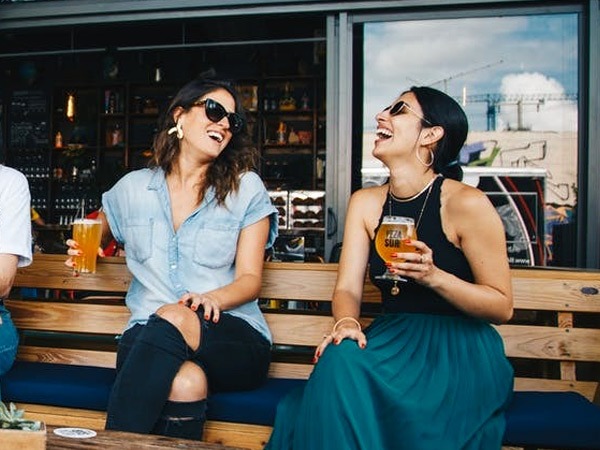 Identification of mean people: बढ़ा-चढ़ा कर करते हैं तारीफ 