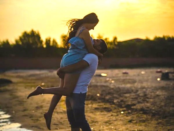 Relationship Tips: बिना परेशान हुए करें दिल की बात 