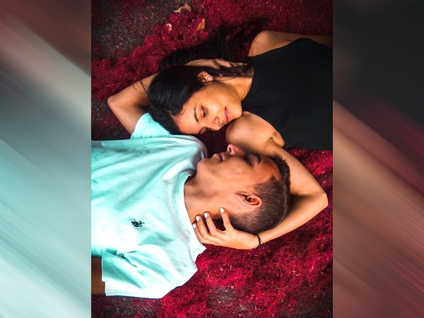 Relationship Tips: बैक टू बैक टचिंग 