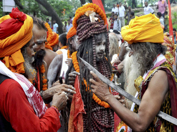 क्या महिला नागा भी पुरुष नागाओं से जैसे सात्विक हो जाती हैं?