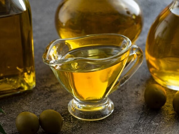 4. जैतून के तेल से बना बॉडी वॉश 4. जैतून के तेल से बना बॉडी वॉश