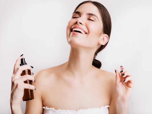 5. ब्लैकहेड्स के लिए टी ट्री ऑयल क्लींजर