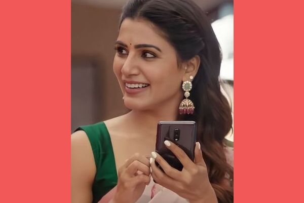 Relationship Tip: मुलाकात के वक्त अपने फोन को साइड में रखें 