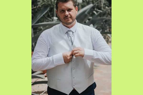 First Date: इस तरह की जीन्स और पैंट ऑवाइड करें First Date: इस तरह की जीन्स और पैंट ऑवाइड करें